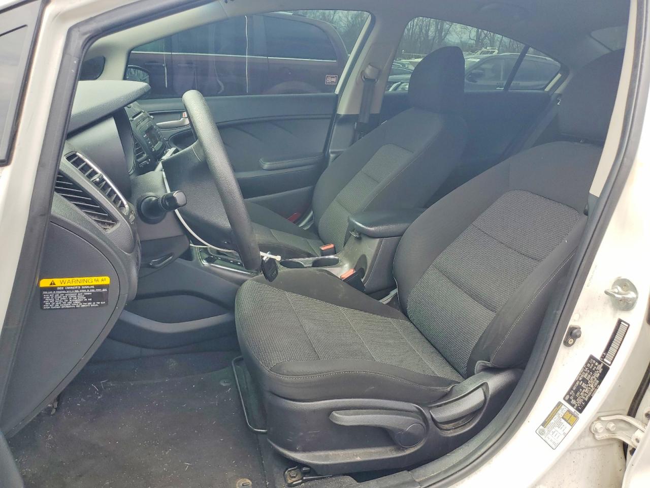 2017 KIA FORTE LX photo 13