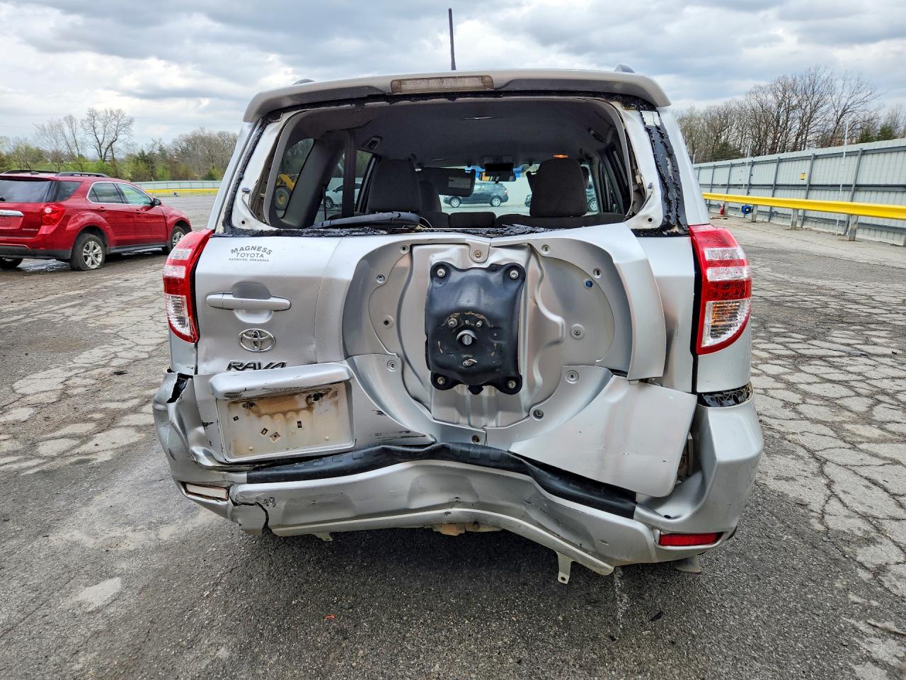 2012 TOYOTA RAV4 photo 11