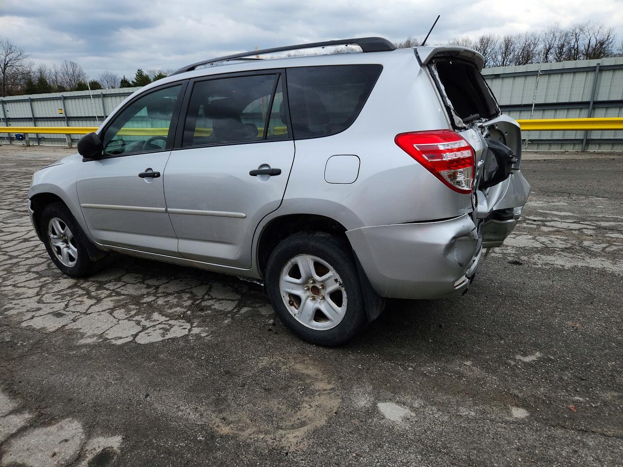 2012 TOYOTA RAV4 photo 3