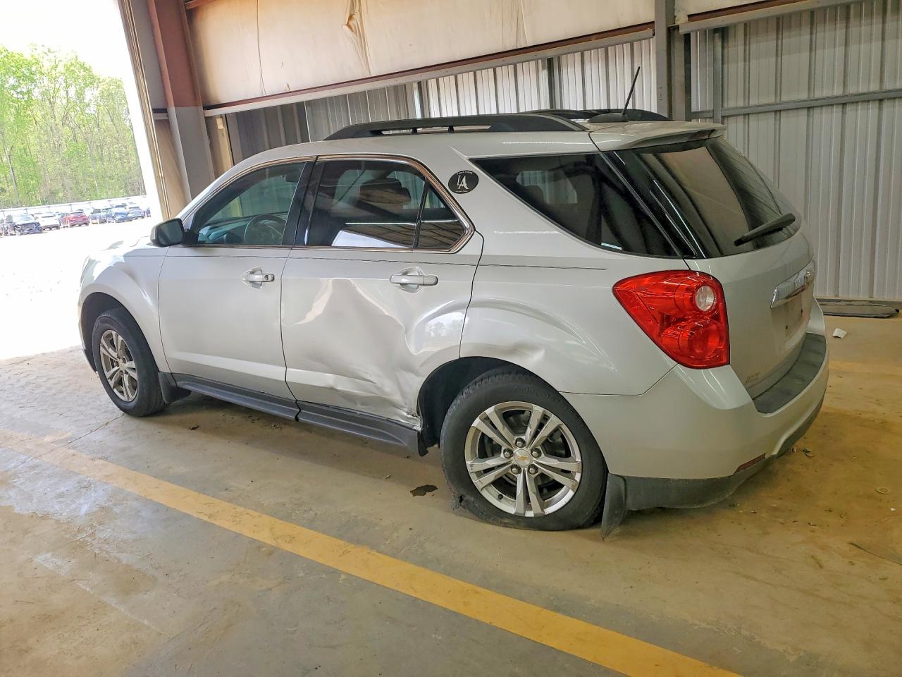 2015 CHEVROLET EQUINOX LT photo 2