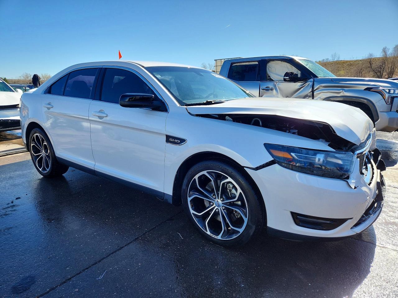 2015 FORD TAURUS SHO photo 4