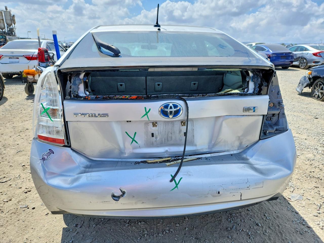 2010 TOYOTA PRIUS III photo 16