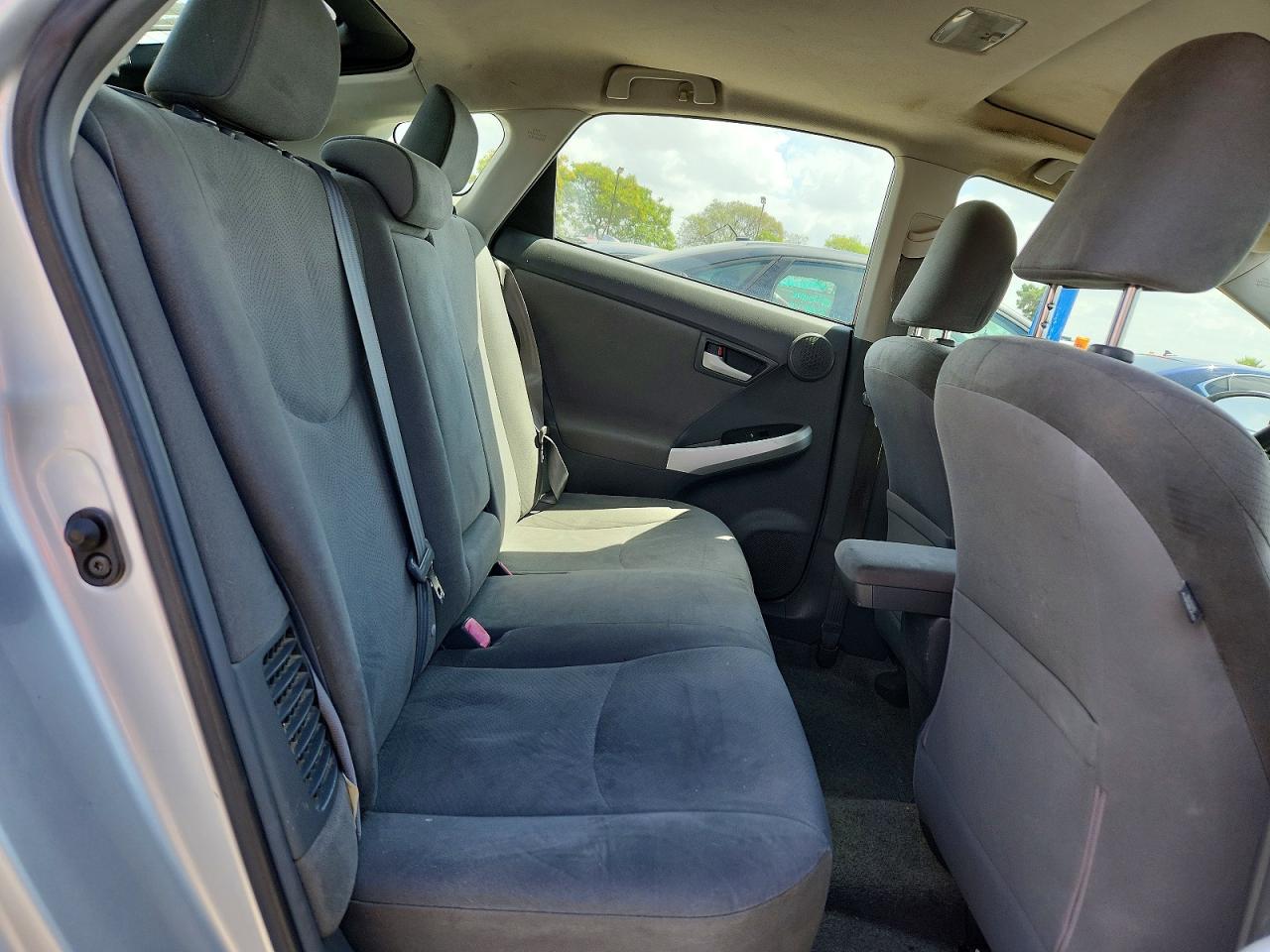 2010 TOYOTA PRIUS III photo 28