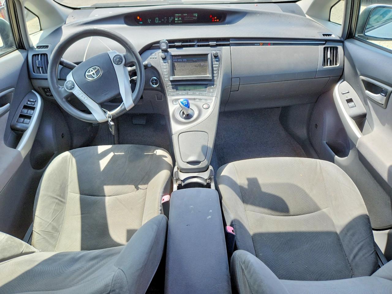 2010 TOYOTA PRIUS III photo 22