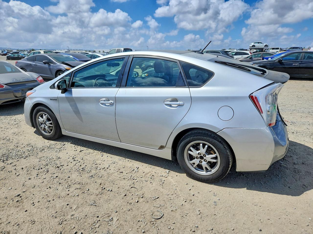 2010 TOYOTA PRIUS III photo 4