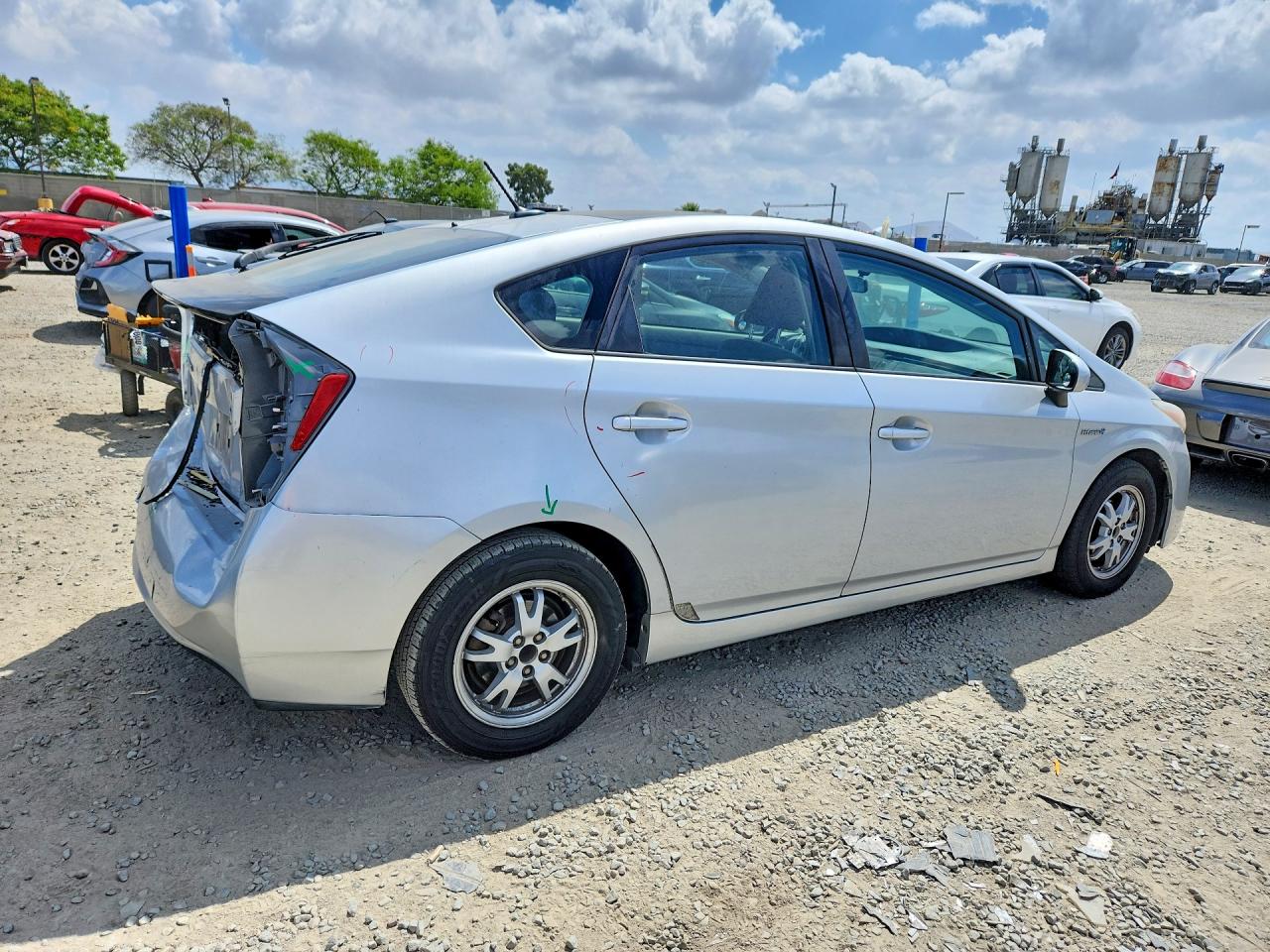 2010 TOYOTA PRIUS III photo 7