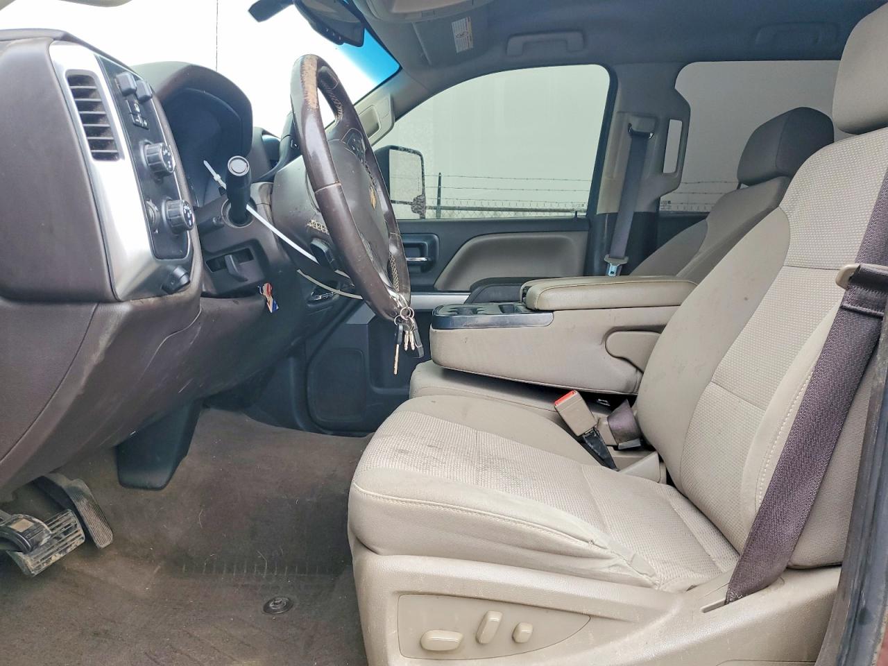 2017 CHEVROLET SILVERADO K3500 LT photo 13