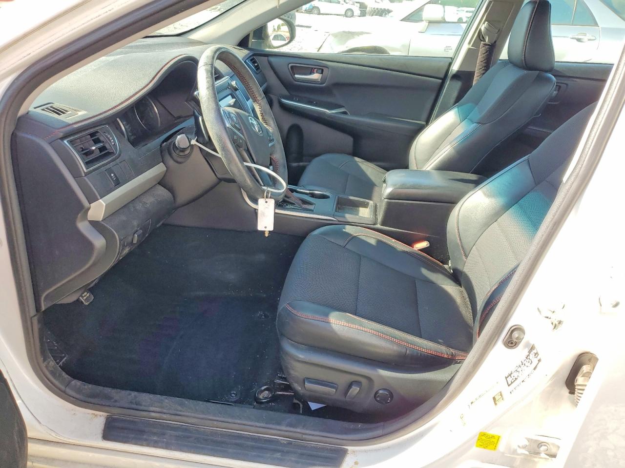2017 TOYOTA CAMRY SE photo 13