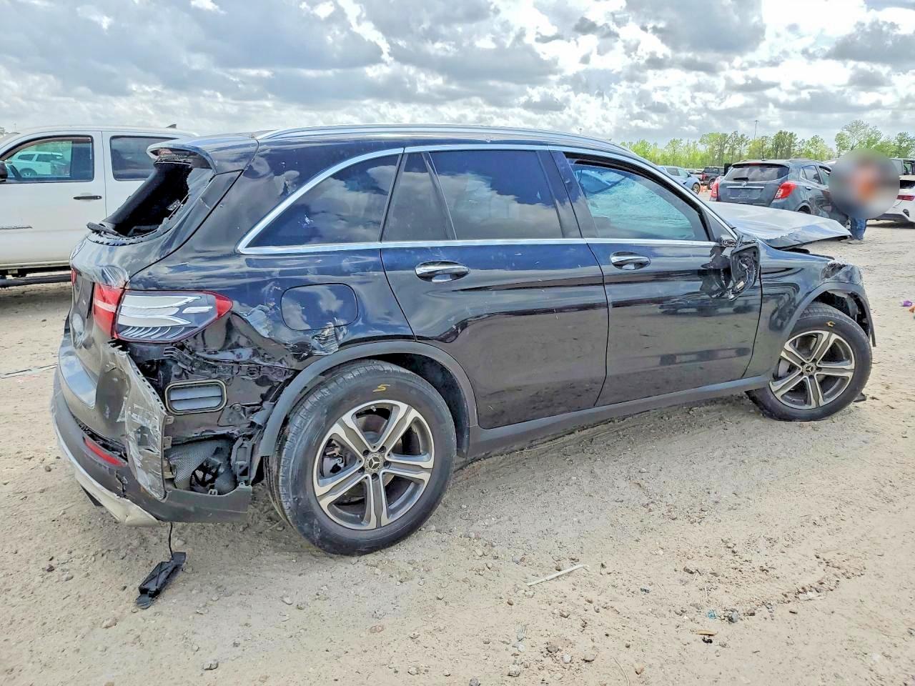 2017 MERCEDES-BENZ GLC 300 photo 5