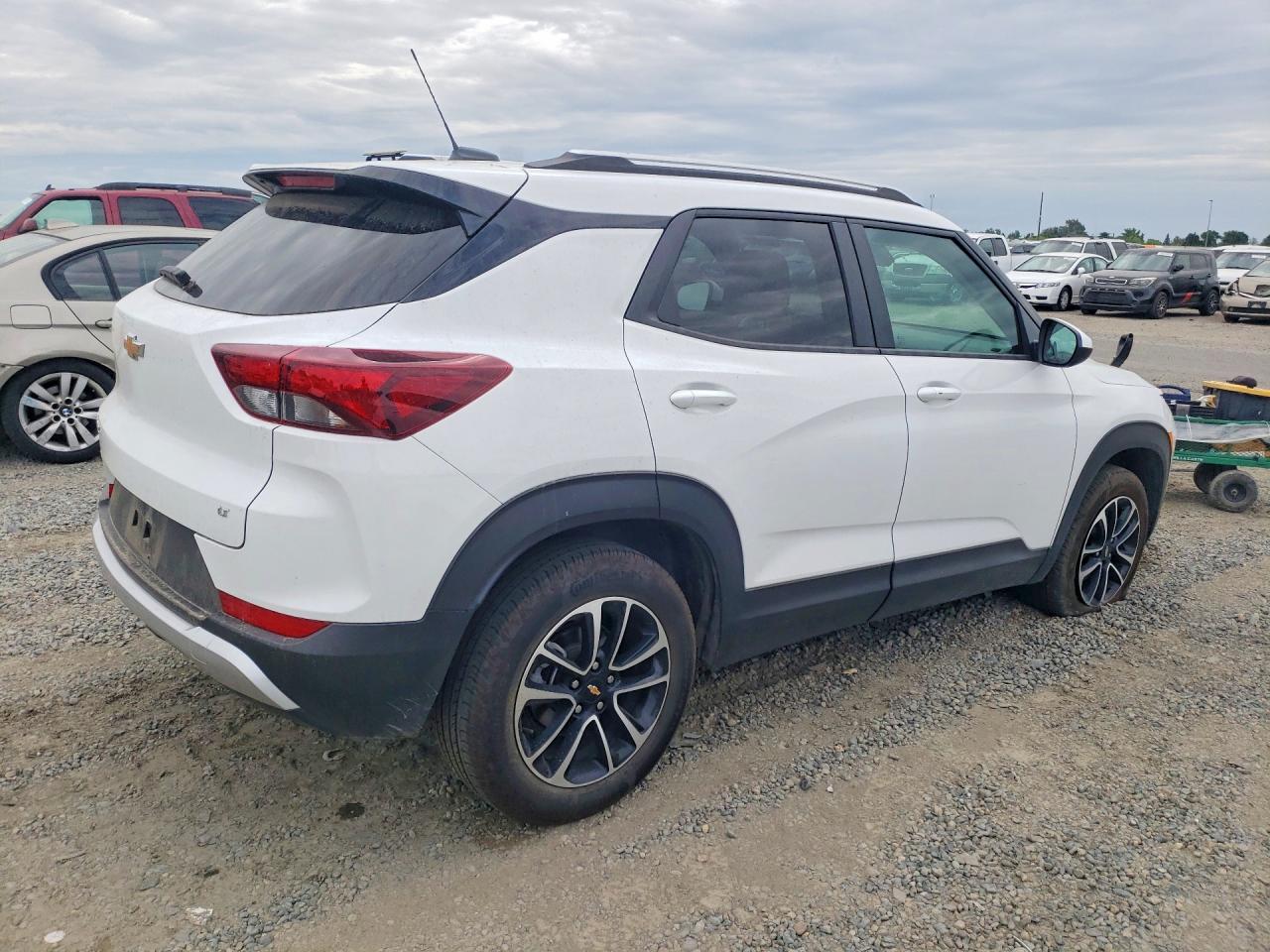 2025 CHEVROLET TRAILBLAZER LT photo 5