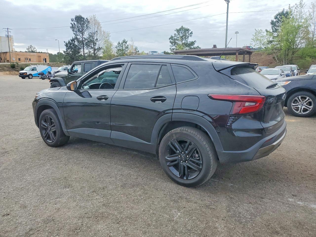 2025 CHEVROLET TRAX ACTIV photo 3