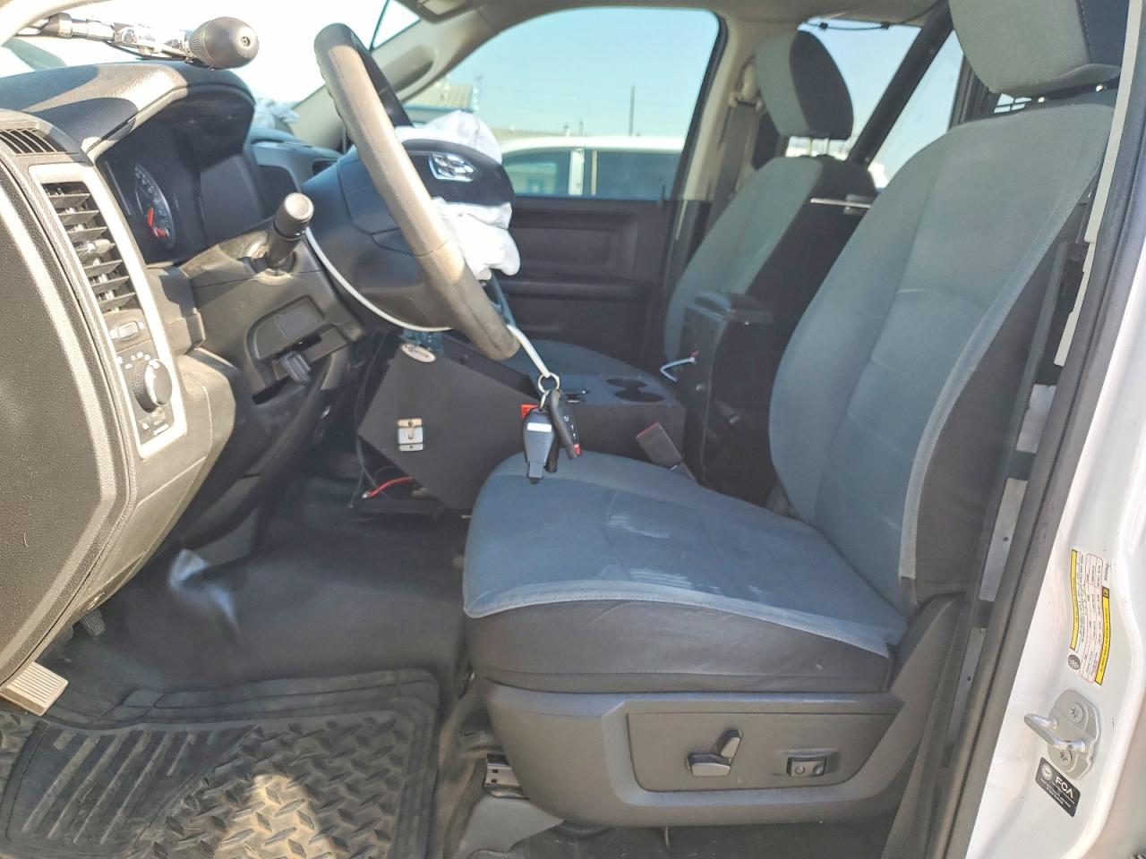 2021 RAM 1500 CLASSIC SSV photo 19