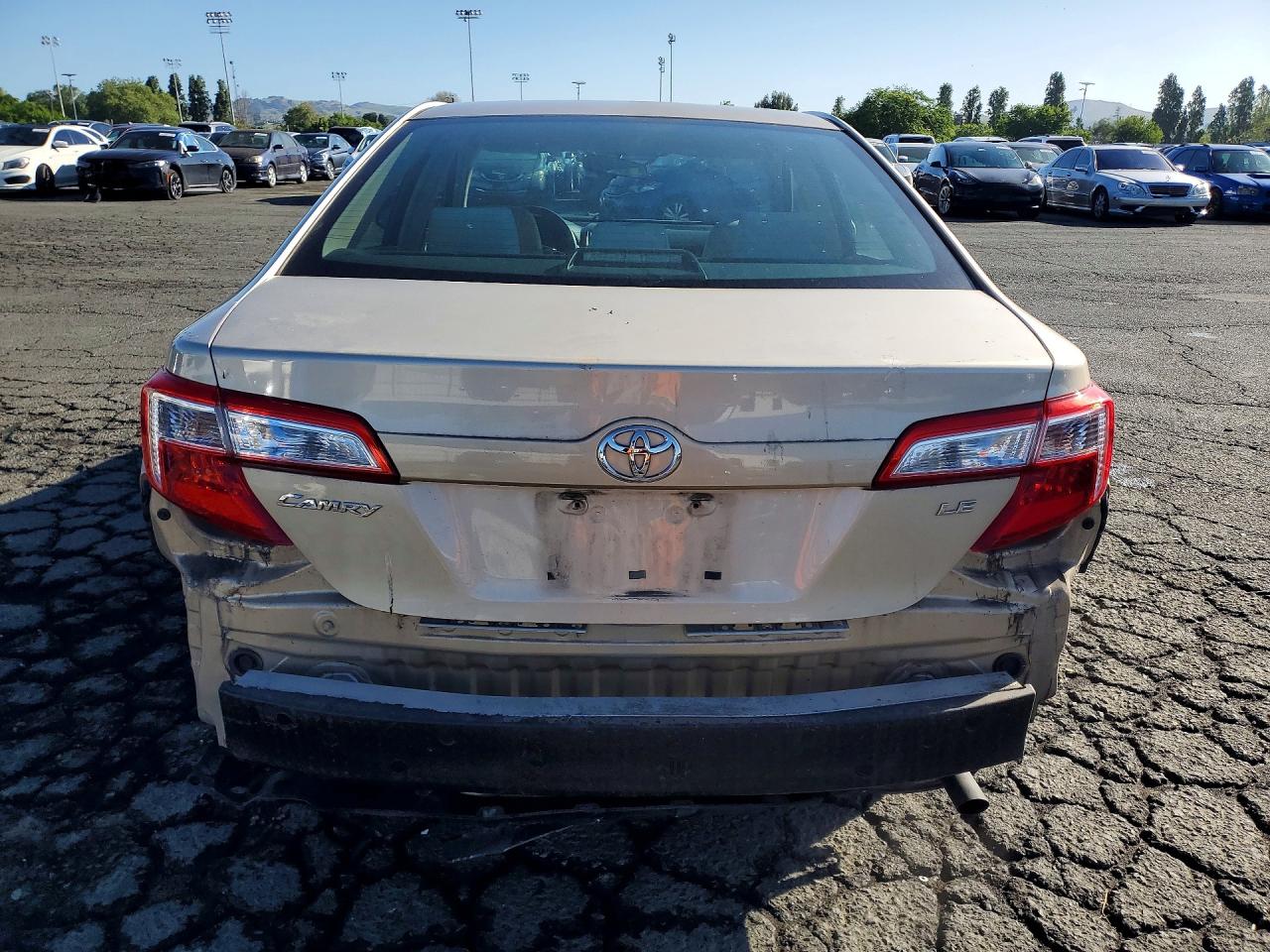 2012 TOYOTA CAMRY LE photo 6