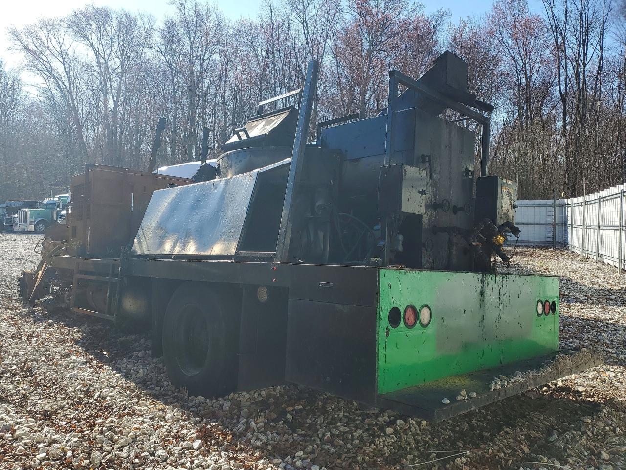 2013 FREIGHTLINER M2 106 MEDIUM DUTY photo 3