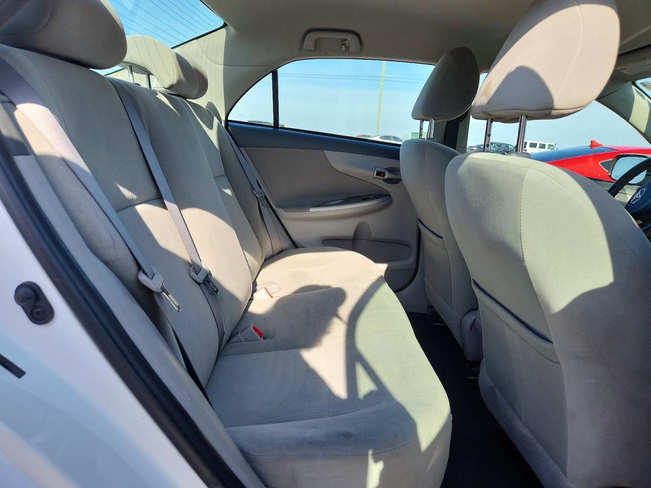 2010 TOYOTA COROLLA LE photo 28