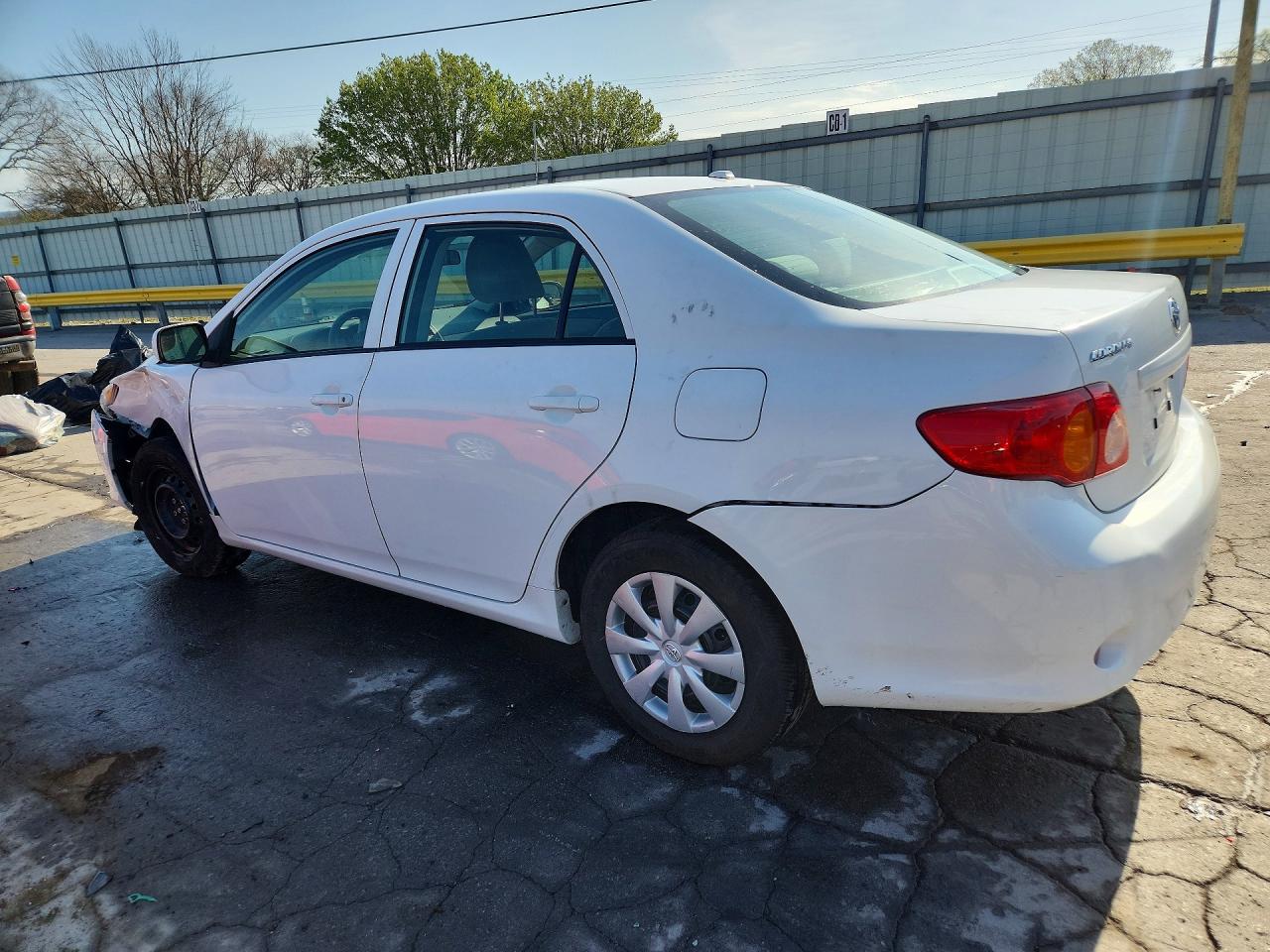 2010 TOYOTA COROLLA LE photo 4