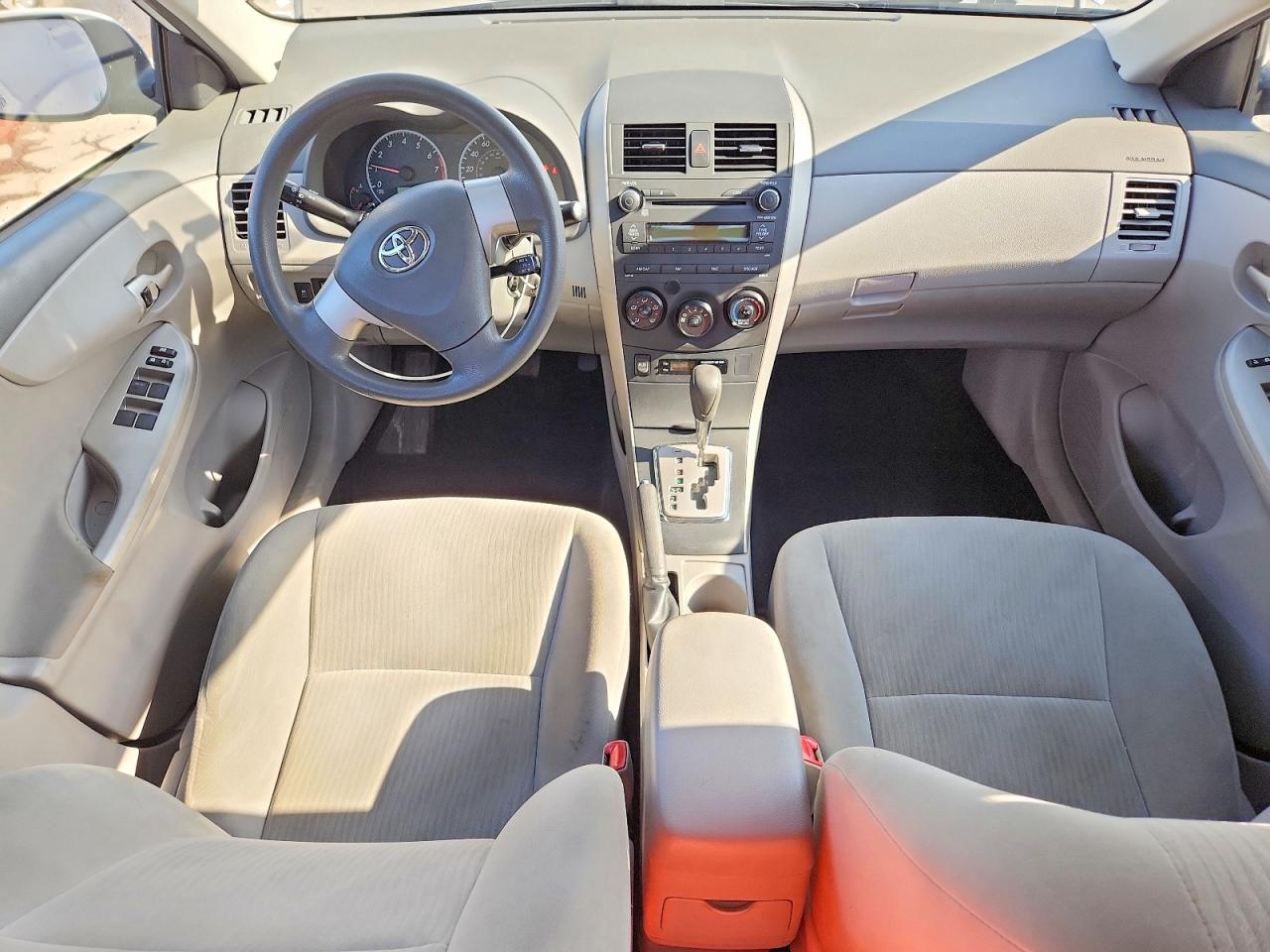 2010 TOYOTA COROLLA LE photo 22