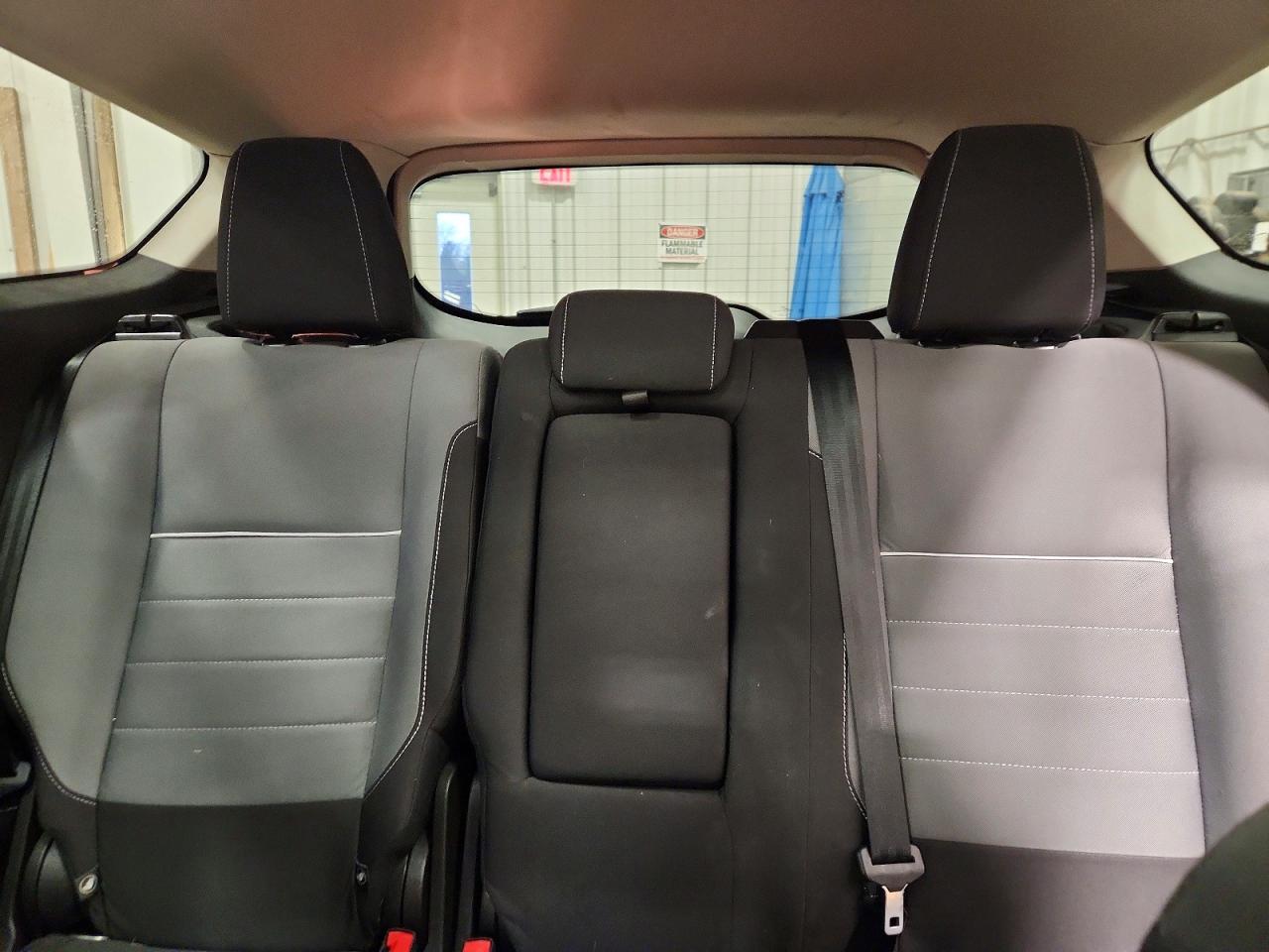 2015 FORD ESCAPE SE photo 19