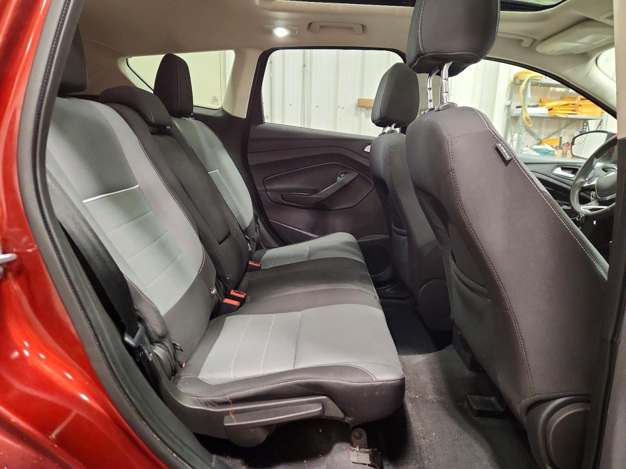 2015 FORD ESCAPE SE photo 21