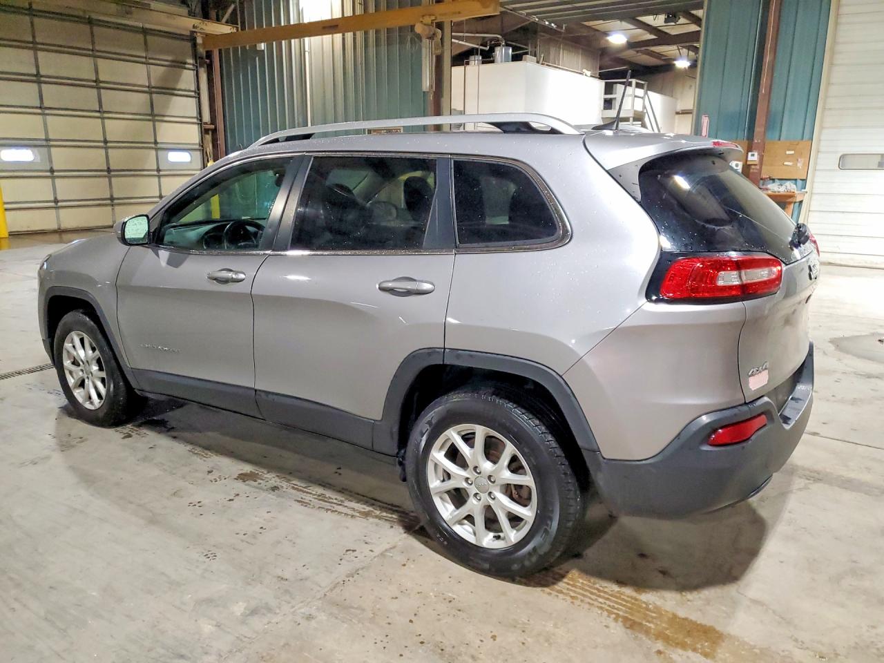 2017 JEEP CHEROKEE LATITUDE photo 4