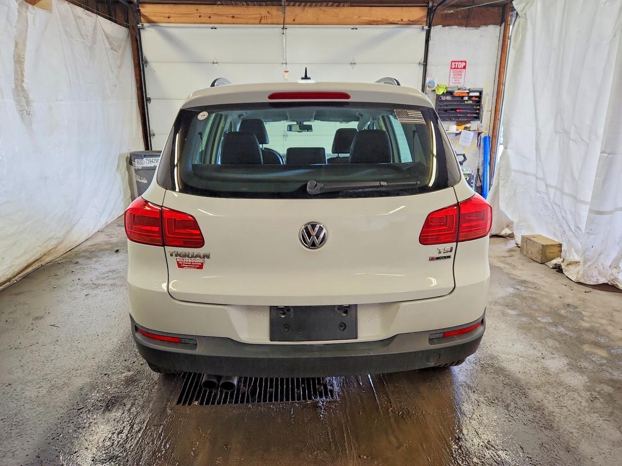 2016 VOLKSWAGEN TIGUAN photo 6