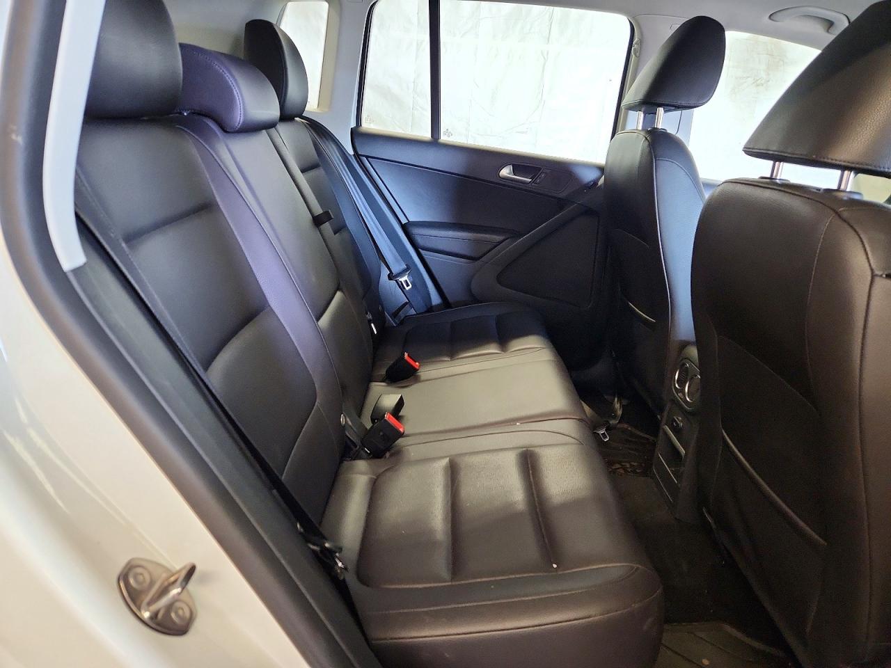 2016 VOLKSWAGEN TIGUAN photo 11