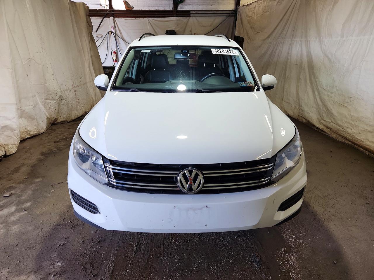 2016 VOLKSWAGEN TIGUAN photo 5
