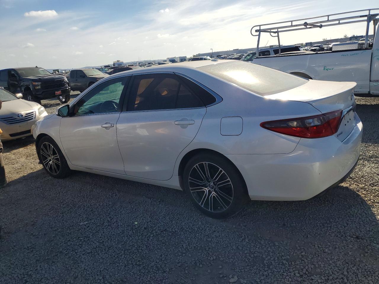 2016 TOYOTA CAMRY SPECIAL EDITION photo 3