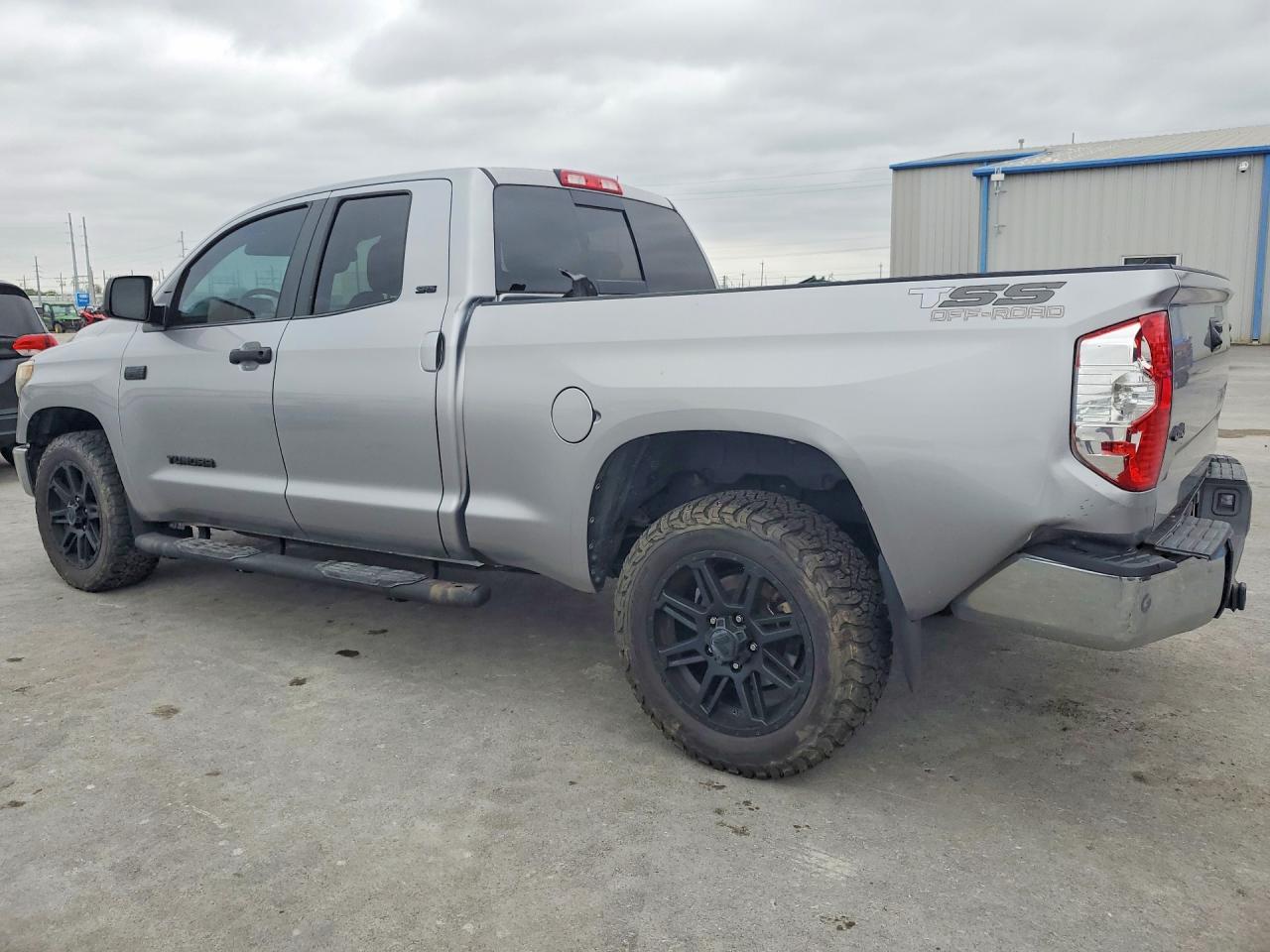 2018 TOYOTA TUNDRA SR5 photo 4
