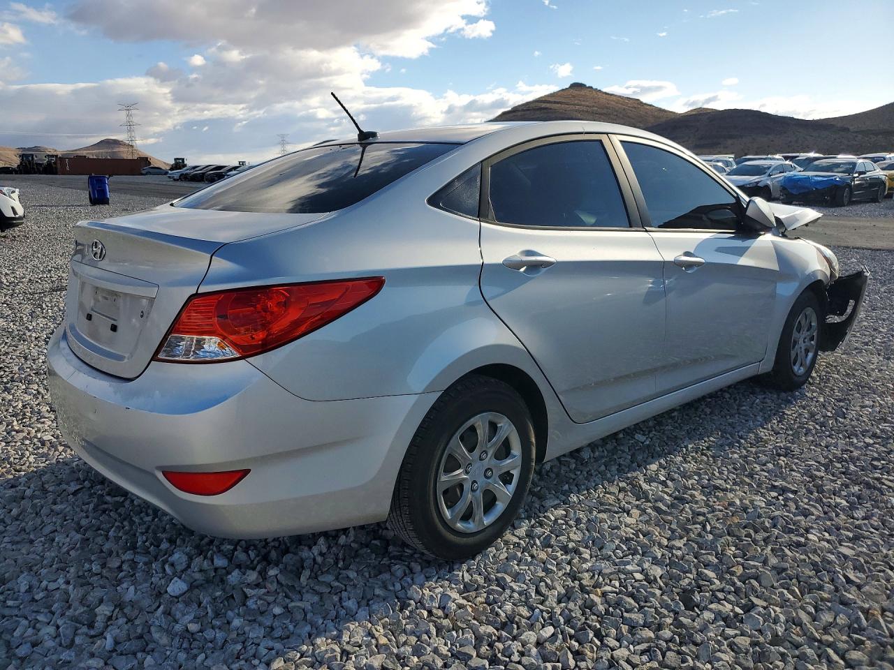 2014 HYUNDAI ACCENT GLS photo 3