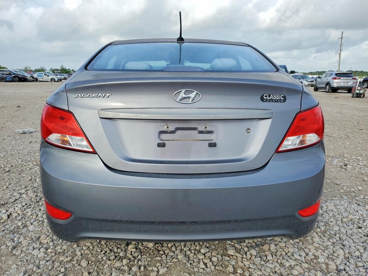 2016 HYUNDAI ACCENT SE photo 6