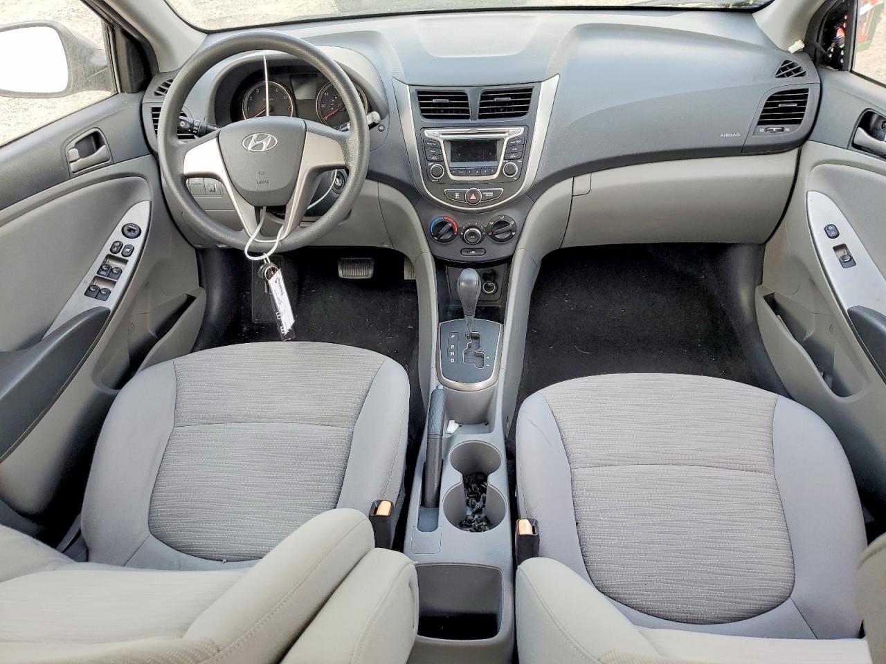 2016 HYUNDAI ACCENT SE photo 8
