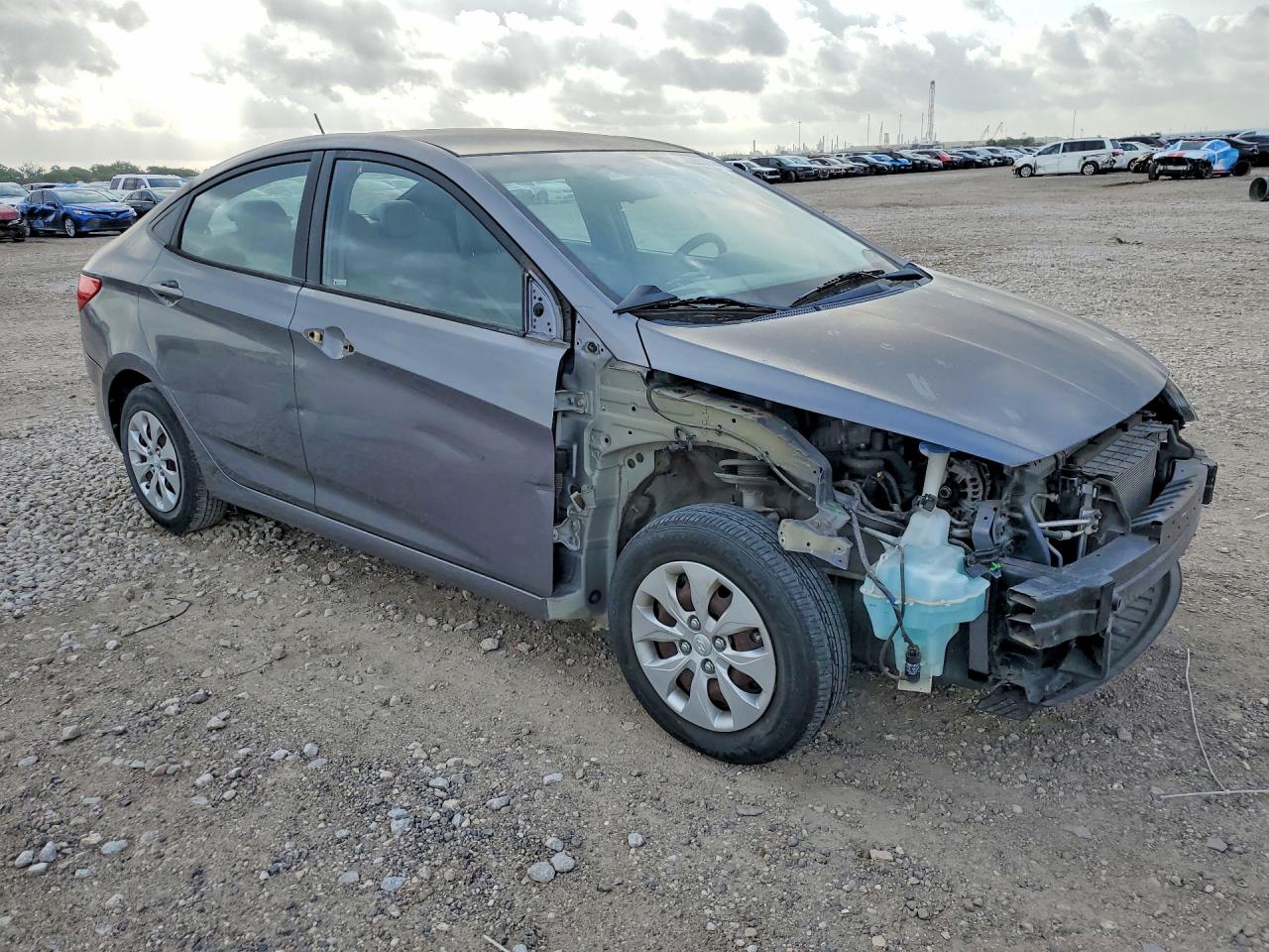 2016 HYUNDAI ACCENT SE photo 4