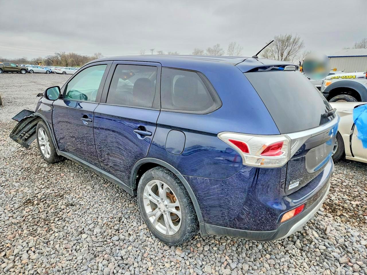 2015 MITSUBISHI OUTLANDER SE photo 3