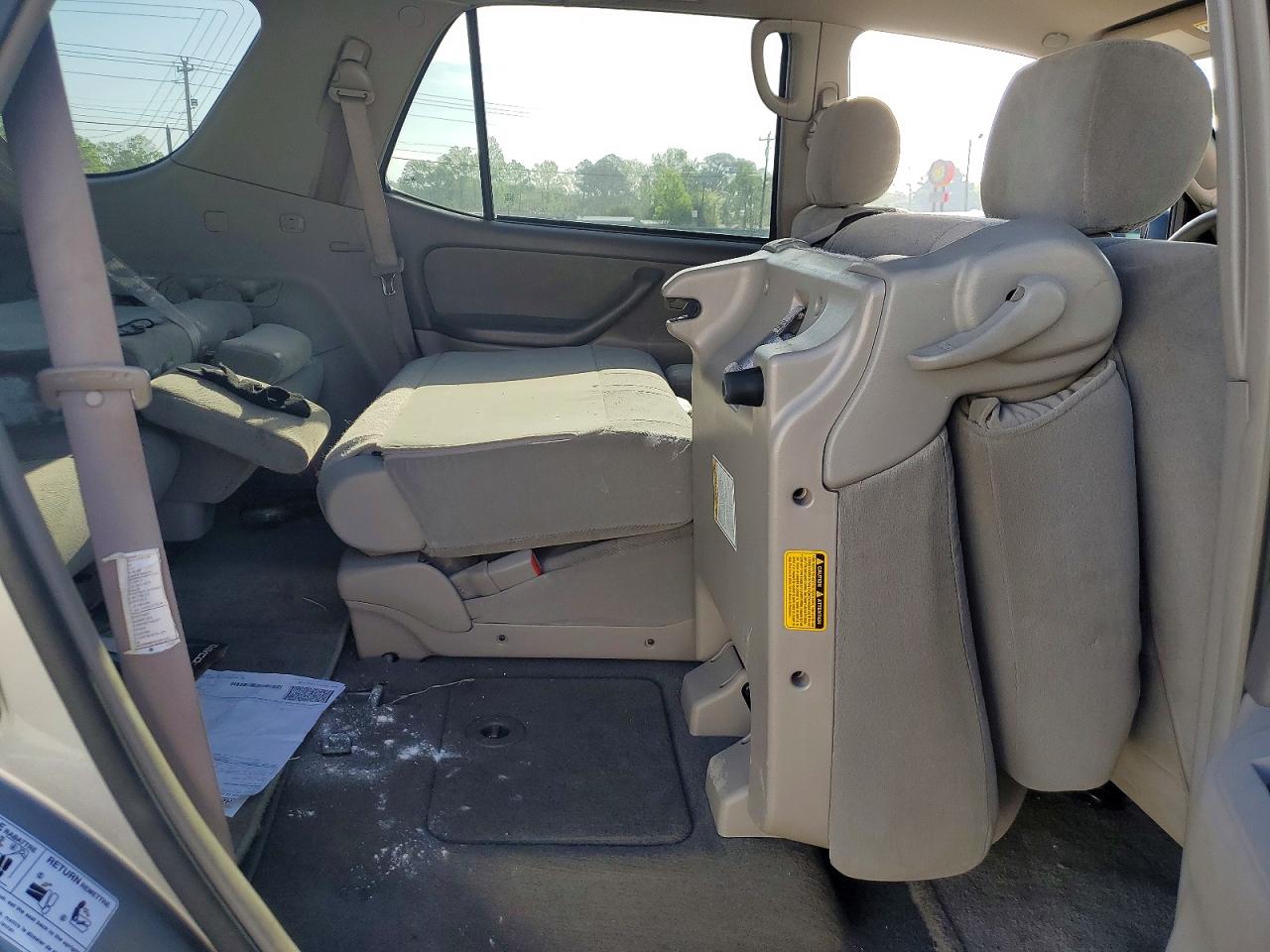 2005 TOYOTA SEQUOIA SR5 photo 21