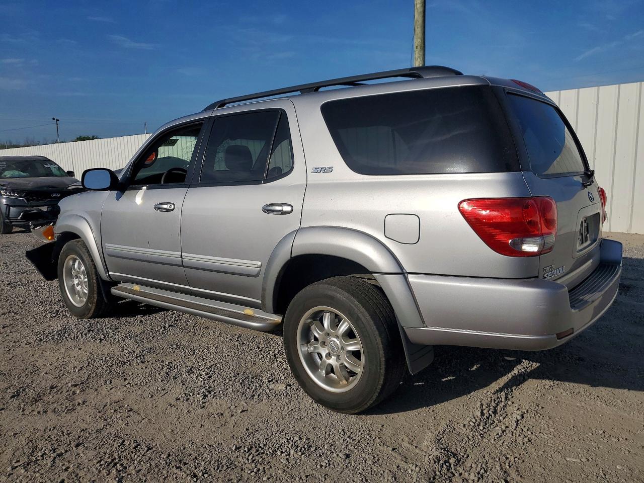 2005 TOYOTA SEQUOIA SR5 photo 3