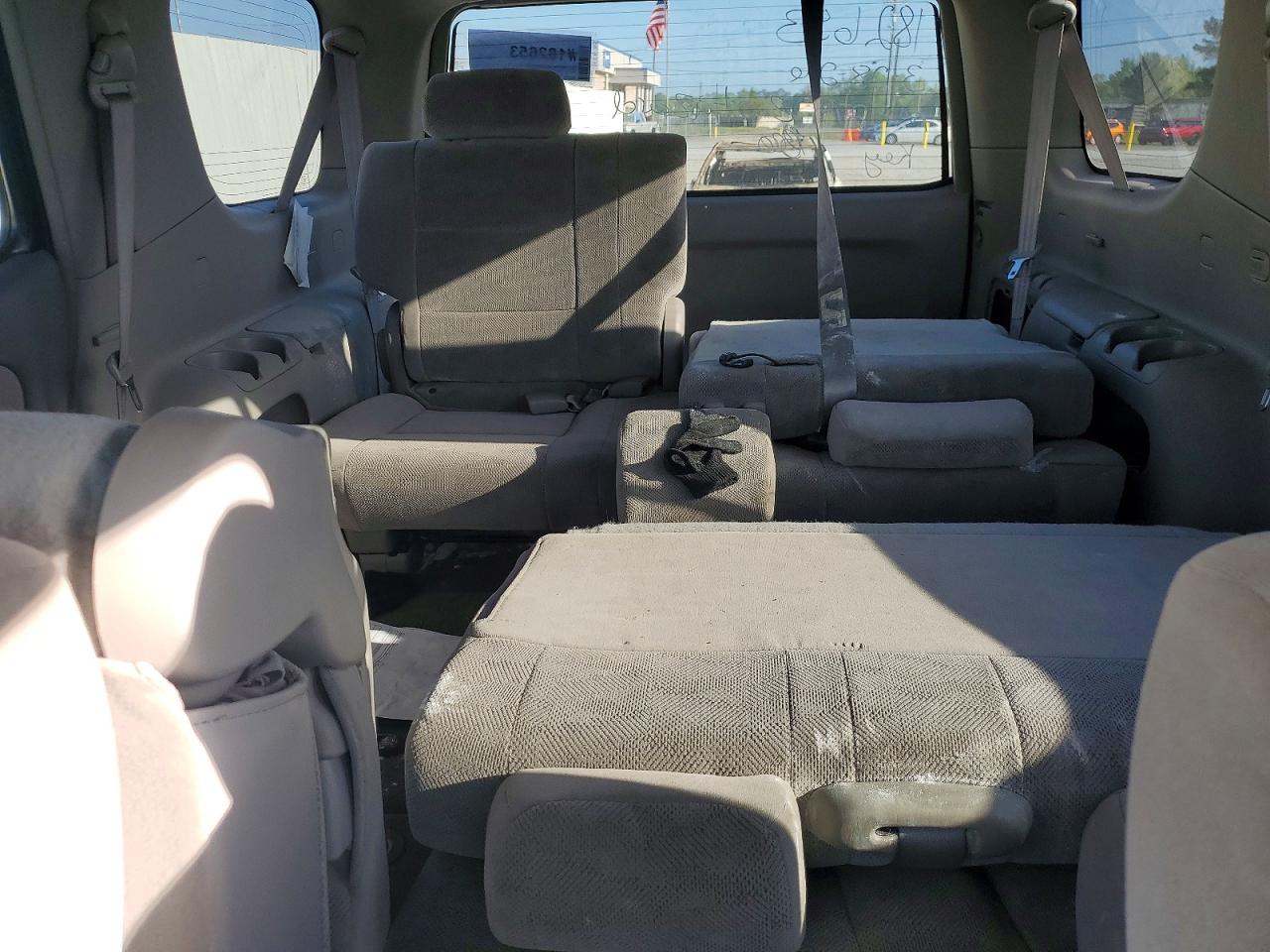 2005 TOYOTA SEQUOIA SR5 photo 19