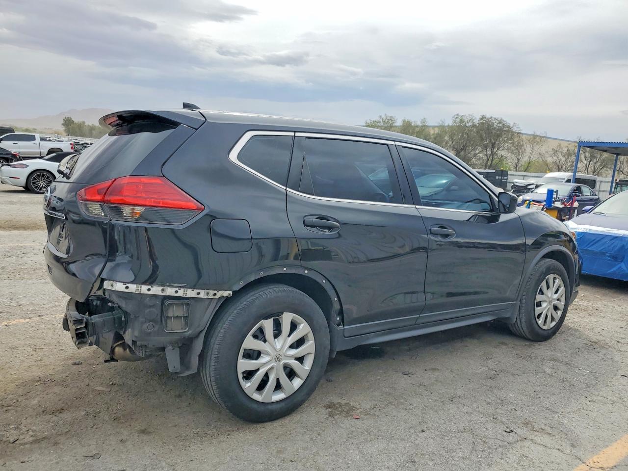 2017 NISSAN ROGUE S photo 5