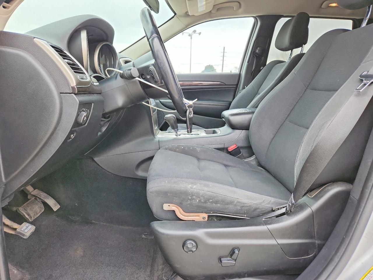 2011 JEEP GRAND CHEROKEE LAREDO photo 13