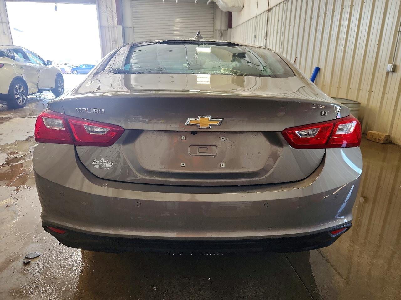 2018 CHEVROLET MALIBU LT photo 16