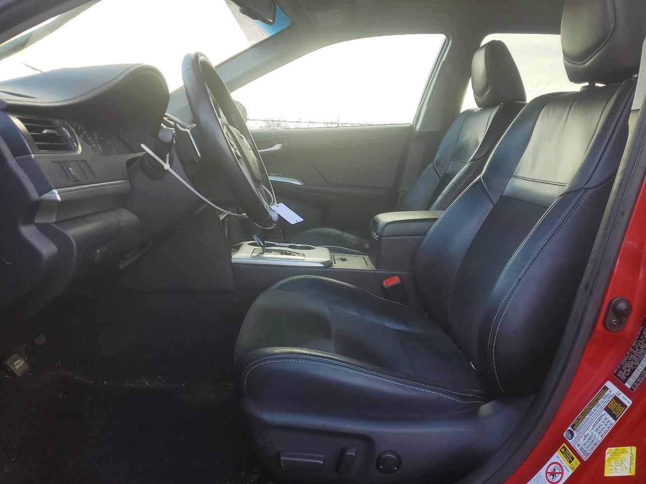 2012 TOYOTA CAMRY SE photo 13