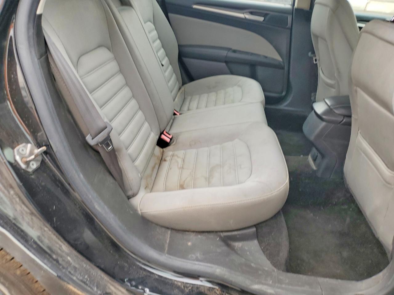 2013 FORD FUSION S photo 28