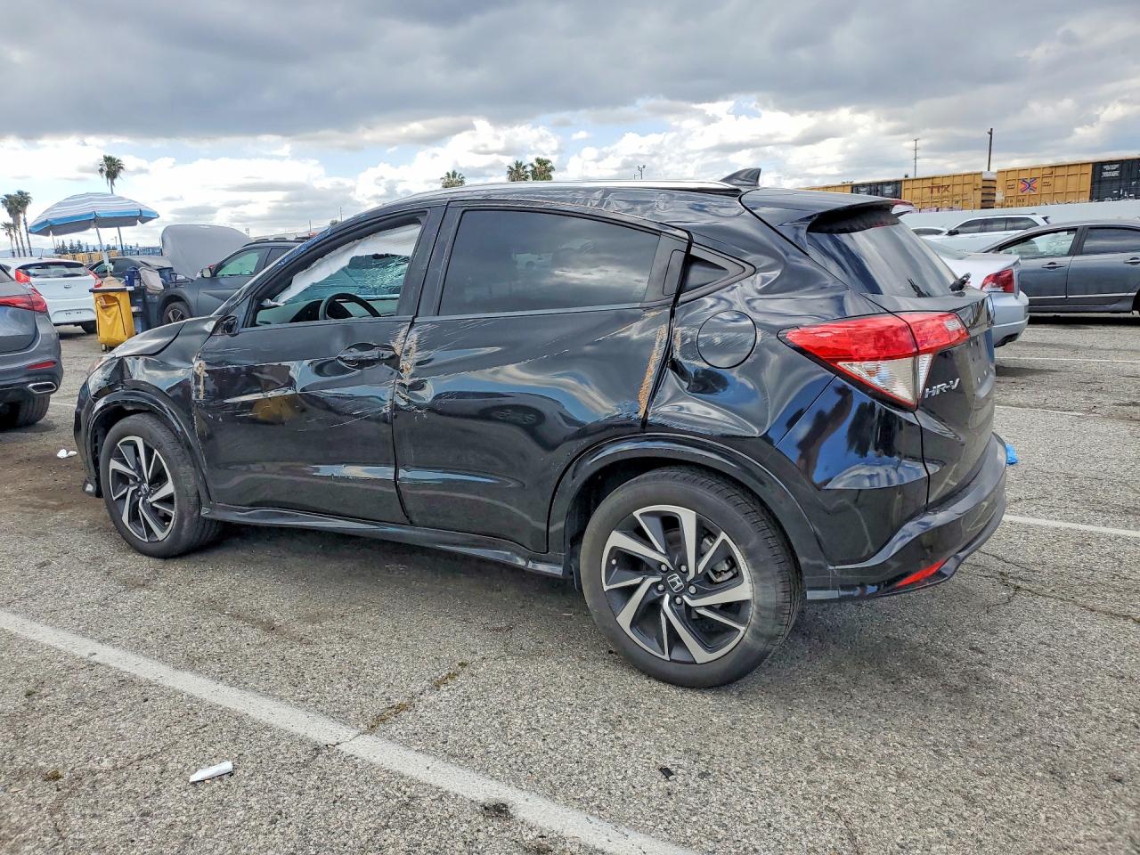 2019 HONDA HR-V SPORT photo 2