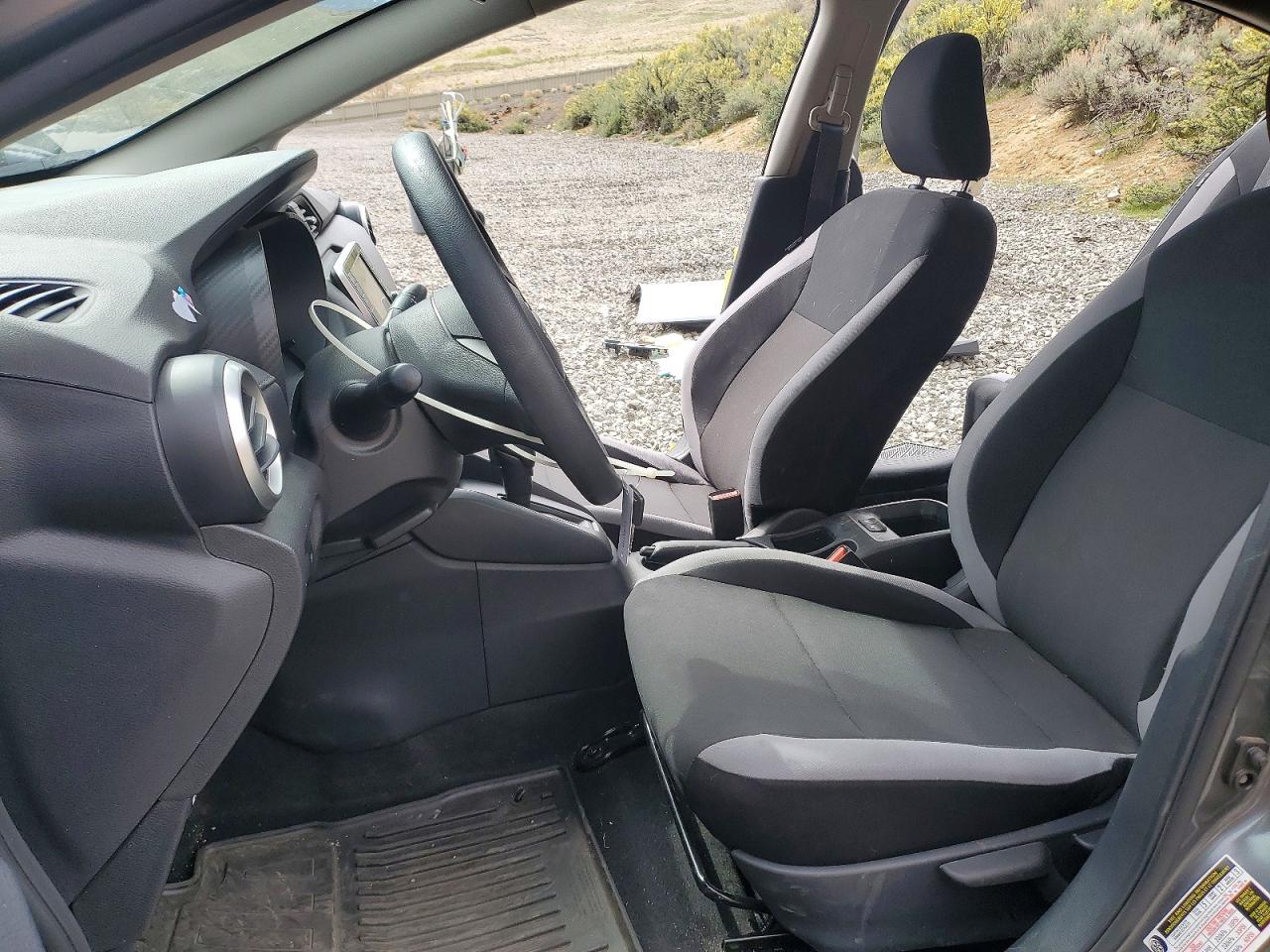 2025 NISSAN VERSA S photo 13