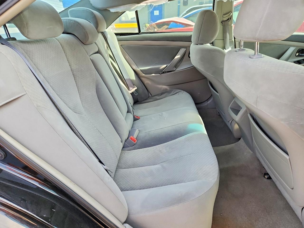2009 TOYOTA CAMRY LE photo 28