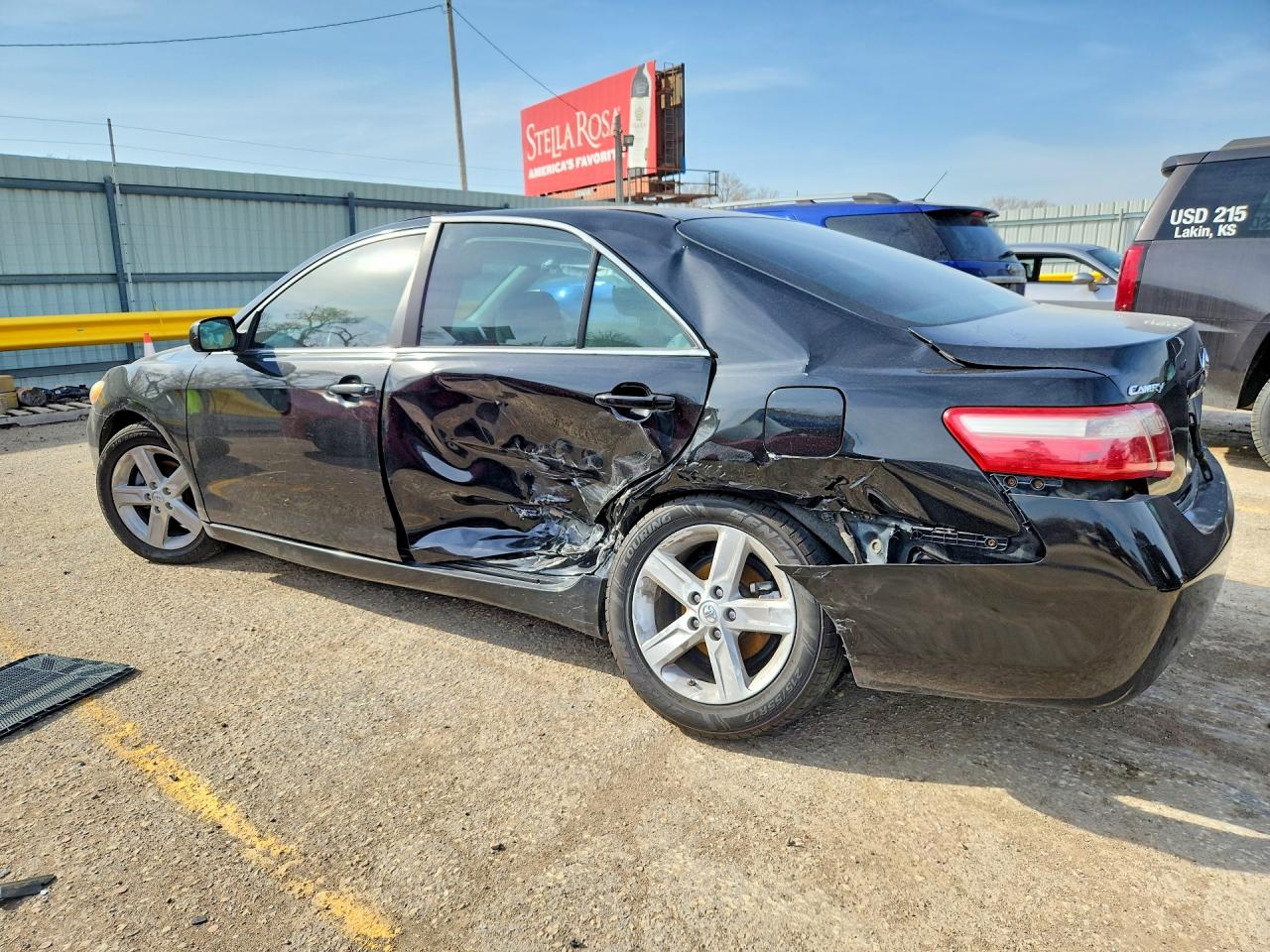 2009 TOYOTA CAMRY LE photo 4