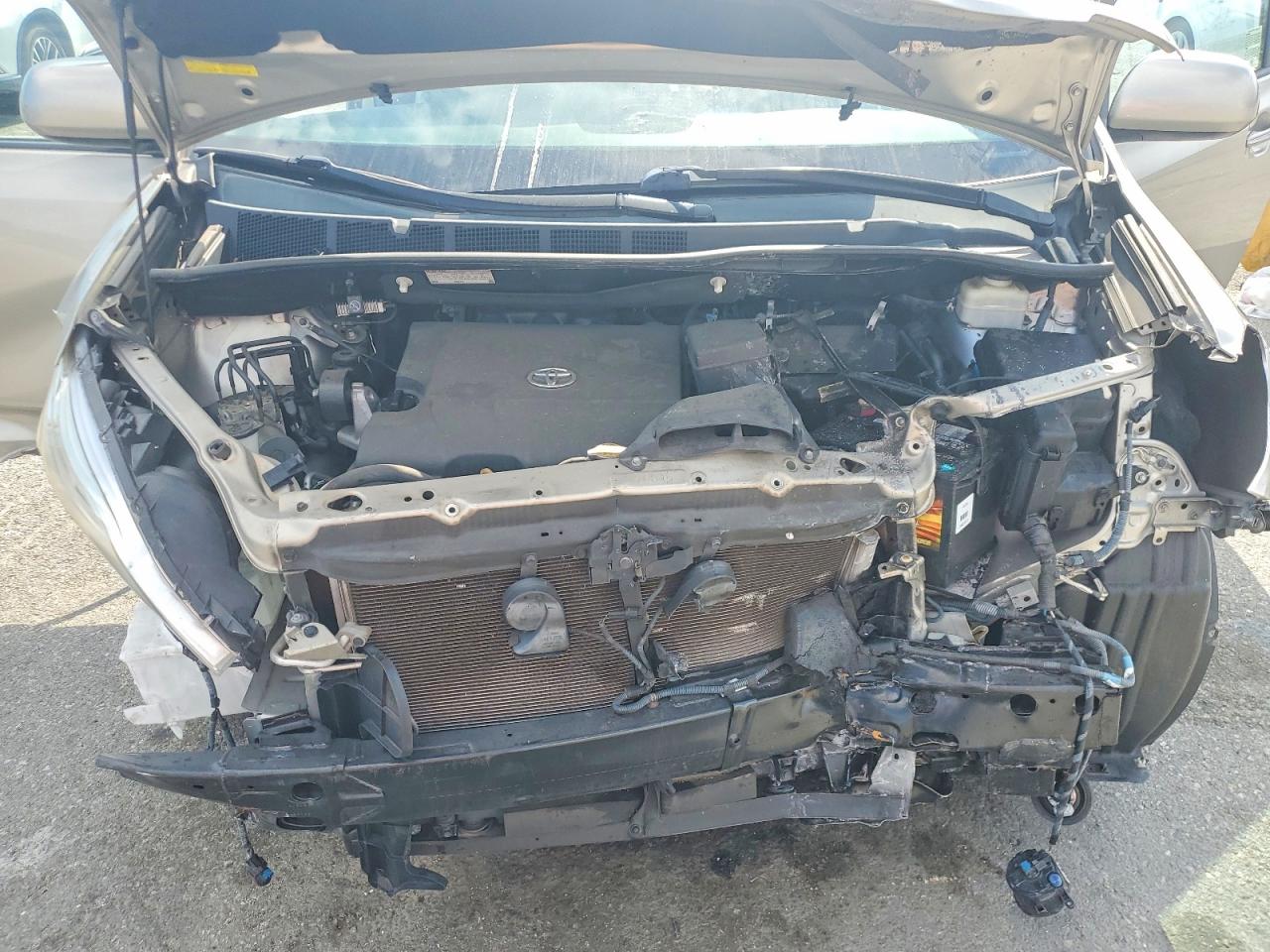 2016 TOYOTA SIENNA XLE 8-PASSENGER photo 23