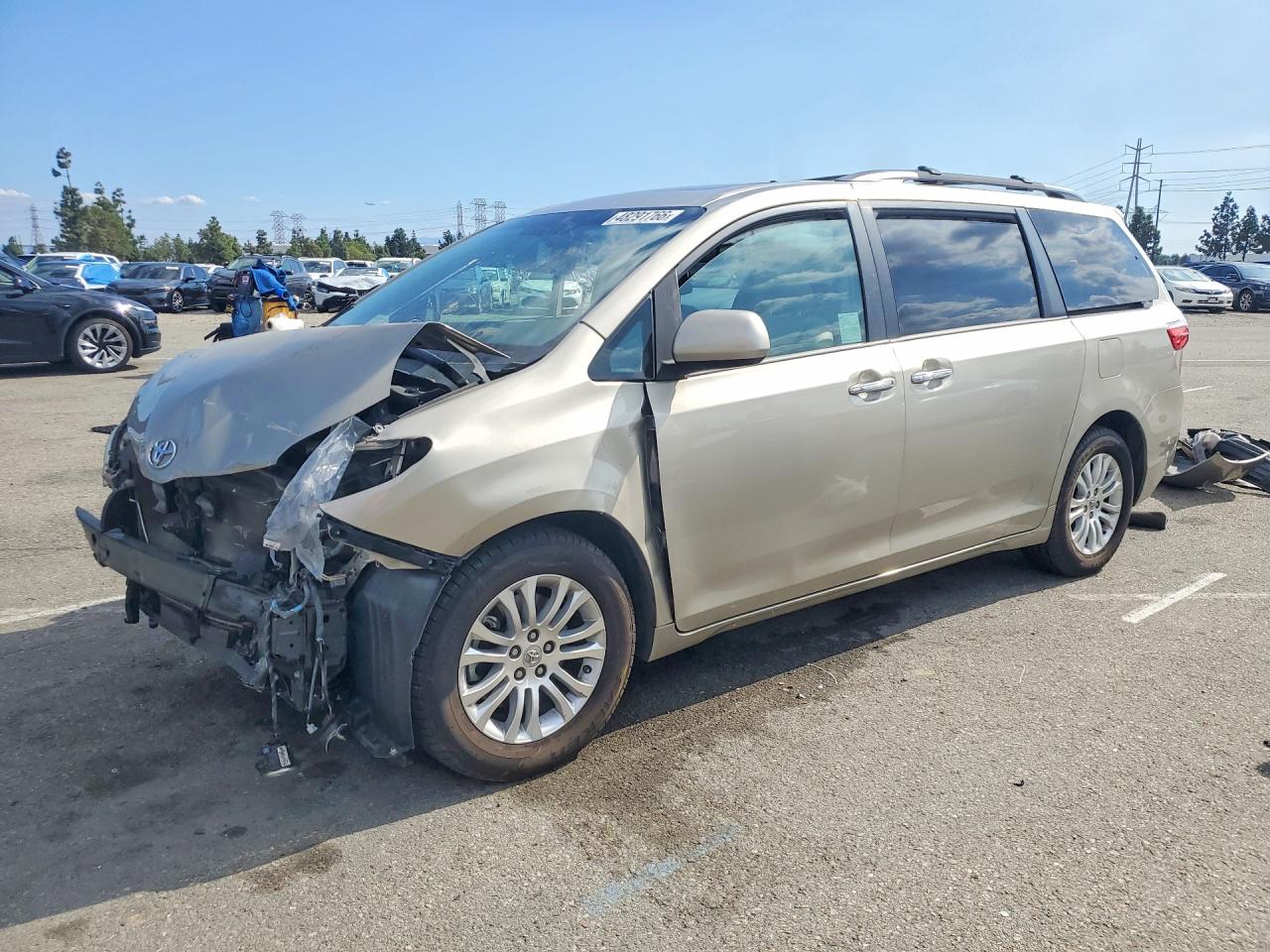 2016 TOYOTA SIENNA