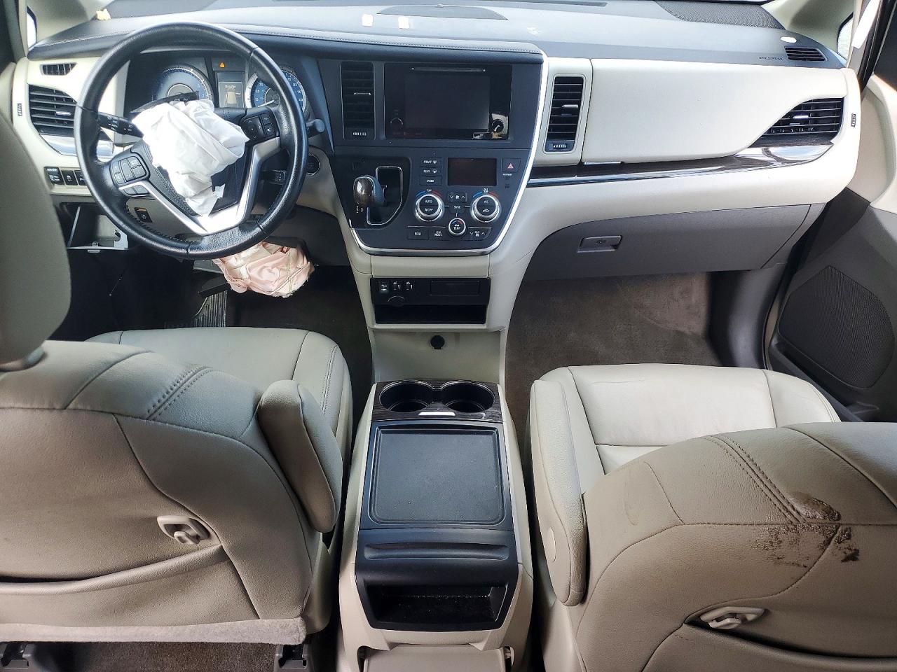 2016 TOYOTA SIENNA XLE 8-PASSENGER photo 15