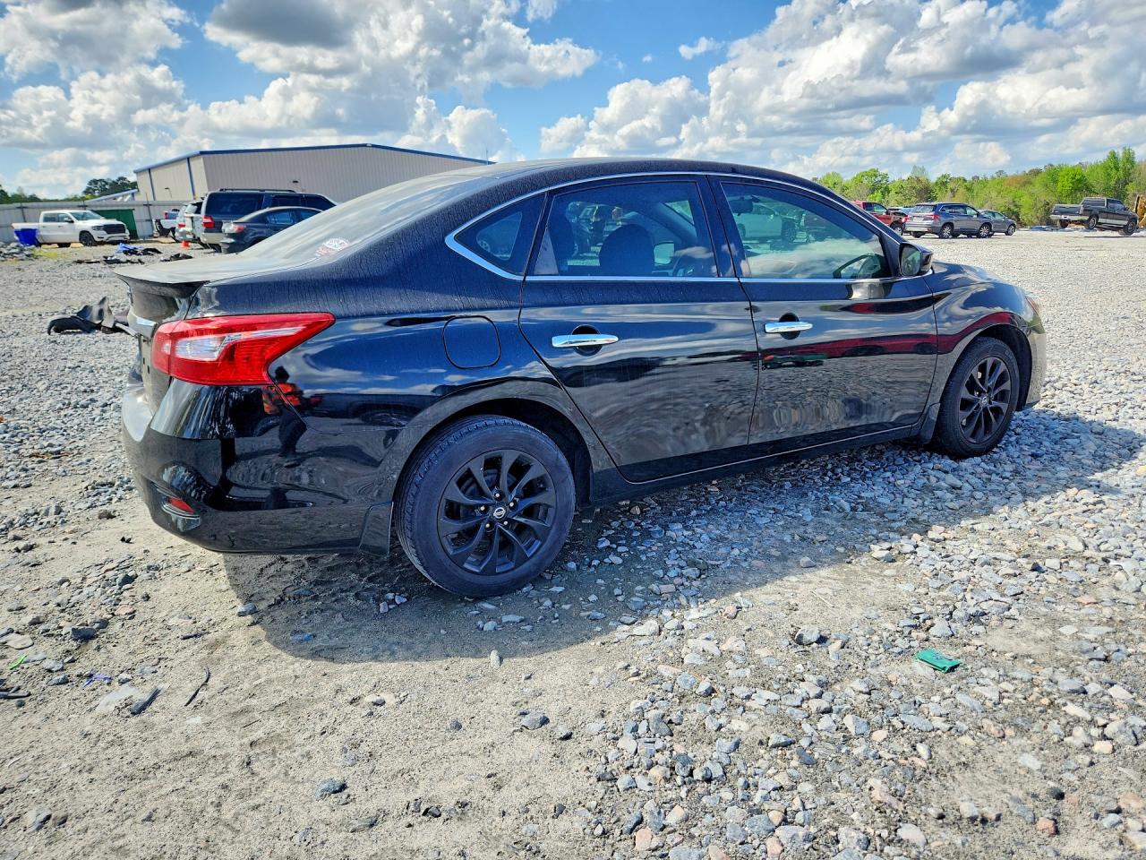 2018 NISSAN SENTRA S photo 5